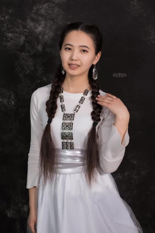 Сұлу қыздар әні. Самые красивые девушки Казахстана. Казахские девушки самые красивые. Казашка с длинной косой. Прически Казахстана девушки.