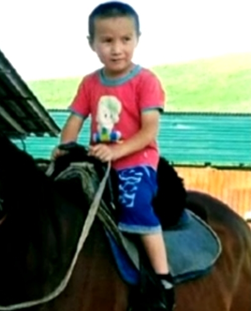 Тауда жоғалған 7 жастағы Ернұр Сәдуақасты іздестіру жұмысына тікұшақ тартылды