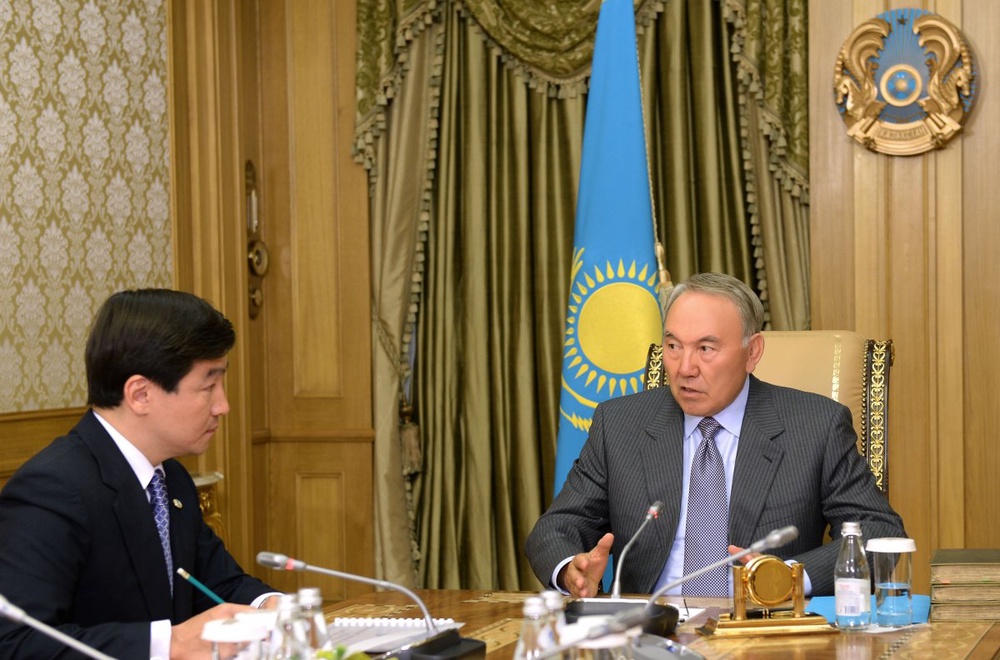 Нұрсұлтан Назарбаев "Нұр Отан" партиясы төрағасының бірінші орынбасары Бауыржан Байбекпен кездесті. ©Аkorda.kz