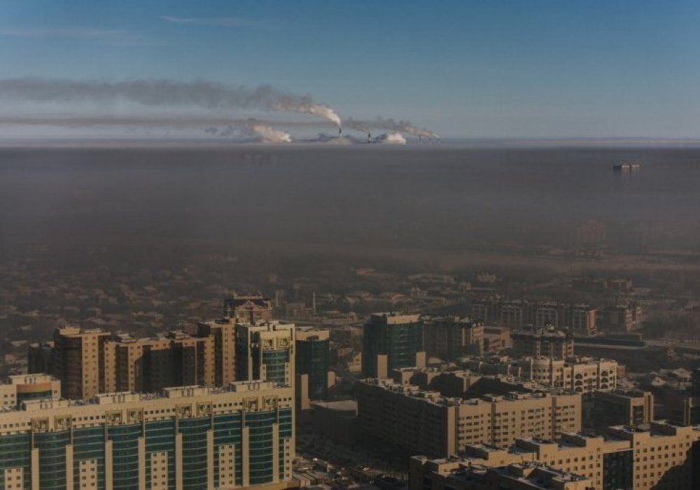 Астанадағы қою түтін. © Тұрар Қазанғапов
