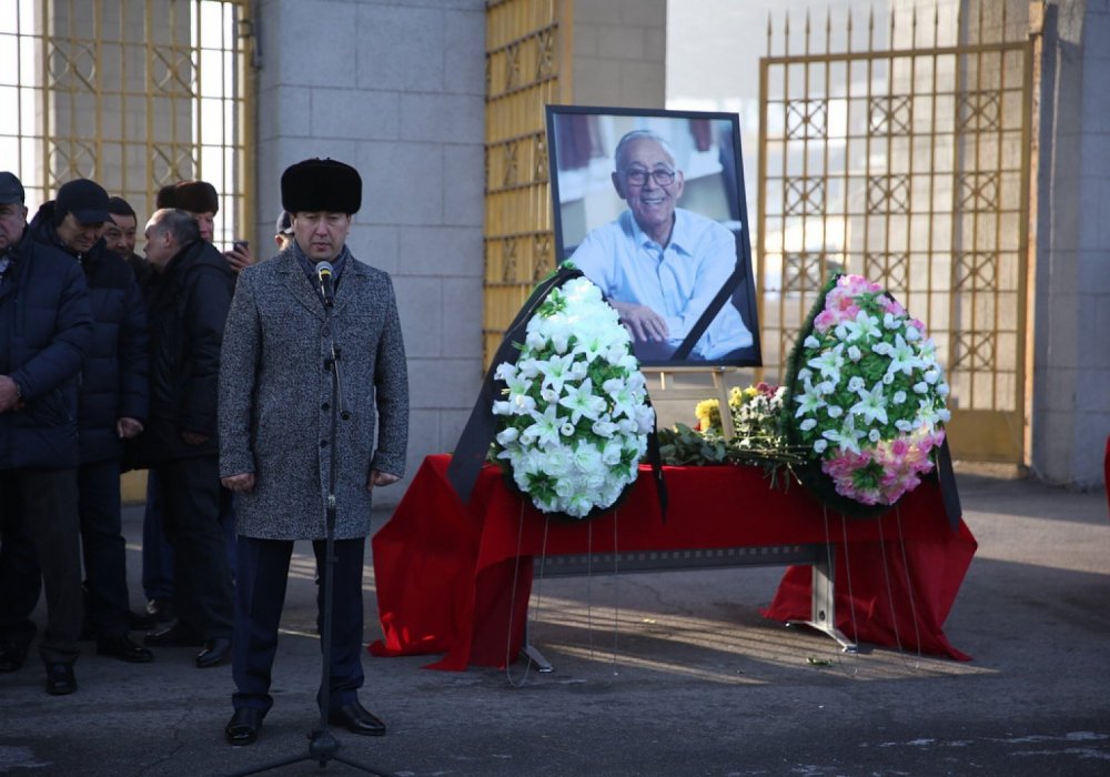Назарбаев Тимур Сегізбаевтың қайтыс болуына байланысты көңіл айтты