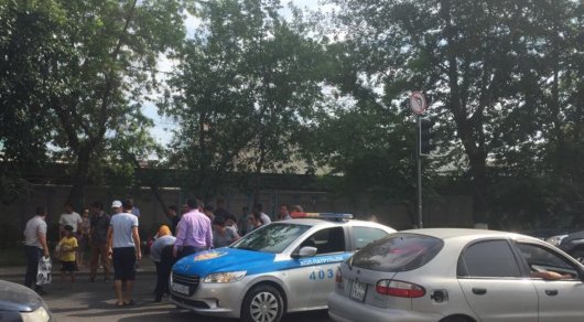 Астана полицейлері жаяу жүргіншілер жолында балаларды қағып кетті