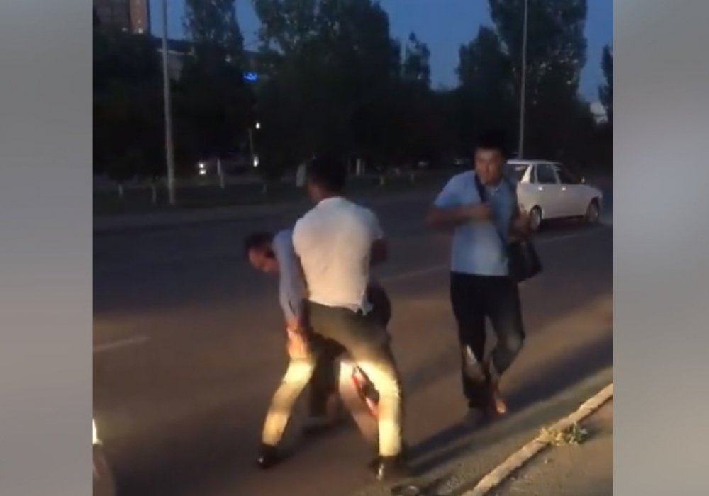 Астанада полицейдің ұсталған сәтінде түсірілген видео Желіде жарияланды