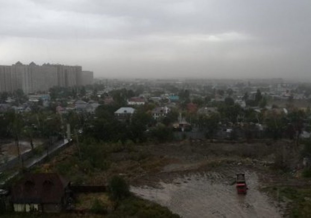 Алматыдағы жауын-шашын. © Tengrinews.kz