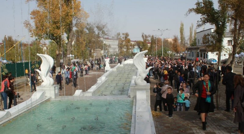 Время в таразе. Женис парк в Таразе. Тараз Джамбул Казахстан. Тараз фонтаны. Джамбул город сейчас.