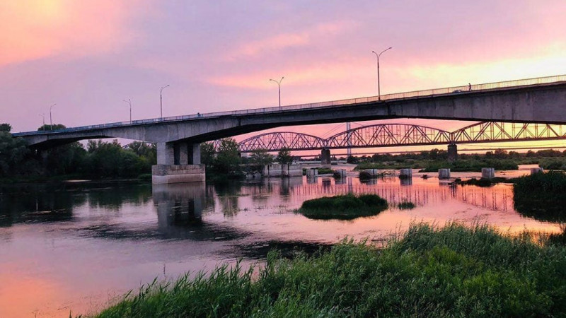 Ертіс өзеніндегі көпір. Фото © instagram/semey_city