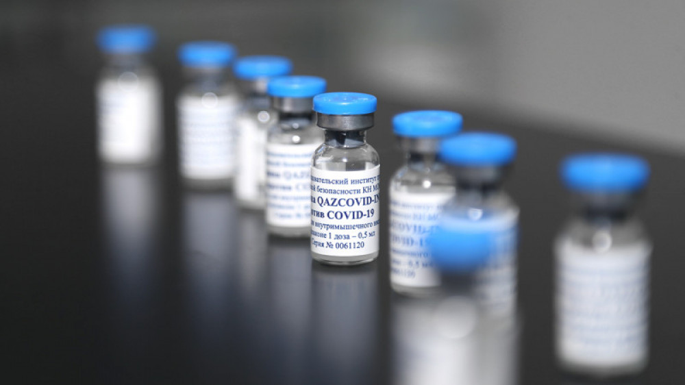 Қазақстан үш мың еріктіге QazCovid-in отандық вакцинасын егуге кіріседі