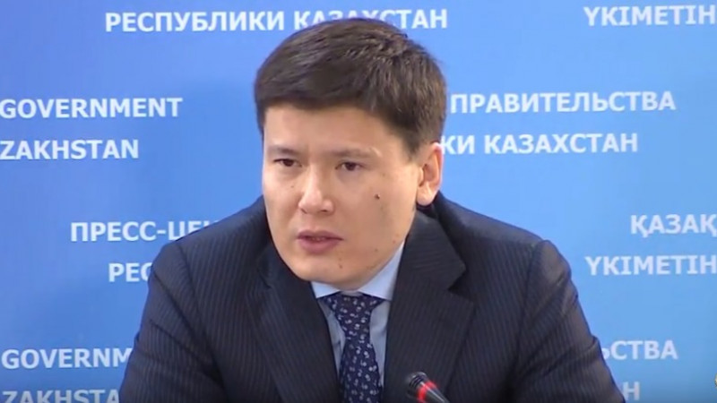 Руслан Бекетаев. Primeminster.kz  сайтындағы видеодан кадр