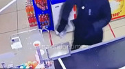 Дүкенге қарақшылық шабуыл жасаған ер адам полицей болып шықты