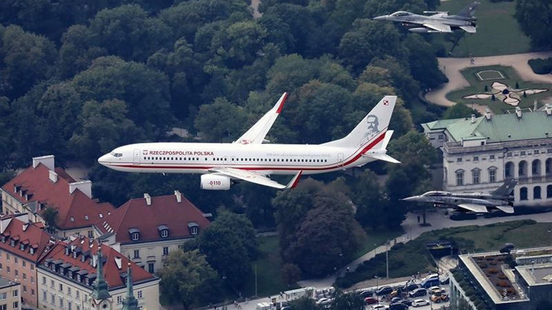 Самолеты над польшей. Boeing 737-86x. Самолеты Польши.