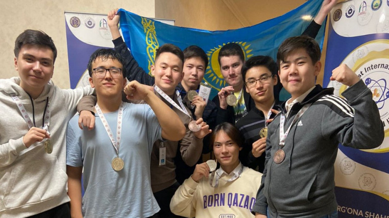 Қазақстандық оқушылар физика пәні бойынша халықаралық олимпиадада 11 медаль иеленді