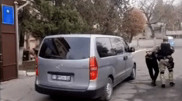 Алматыда адам өлтіруге оқталды деген күдіктілер видеоға түсіп қалды