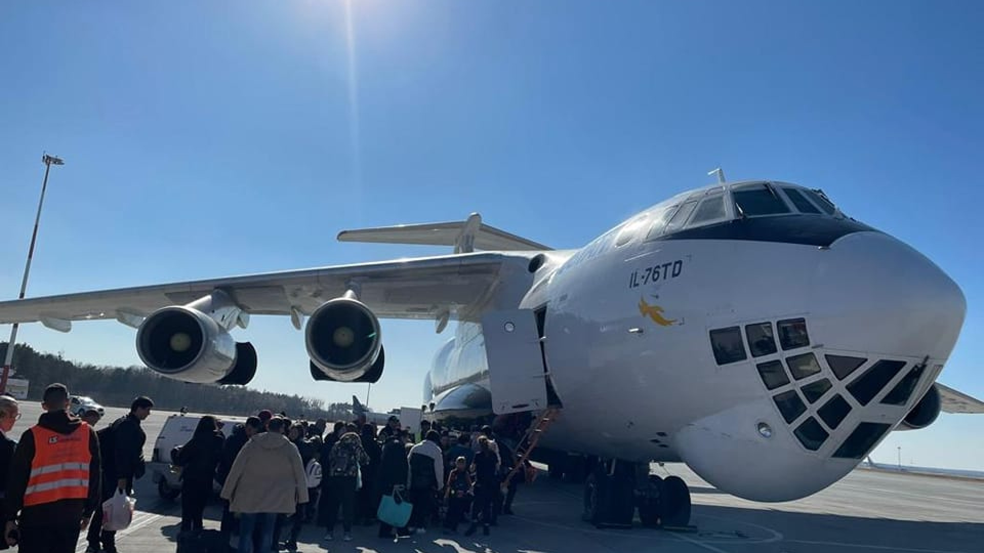 Самолет в казахстан. Украинский самолет. Самый большой украинский самолет в мире. Самолет президента Турции. Самолетные рейсы.