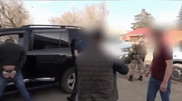 "Өртеп жібереміз". Ақтөбеде кәсіпкерді бопсалады деген бір топ күдікті ұсталды