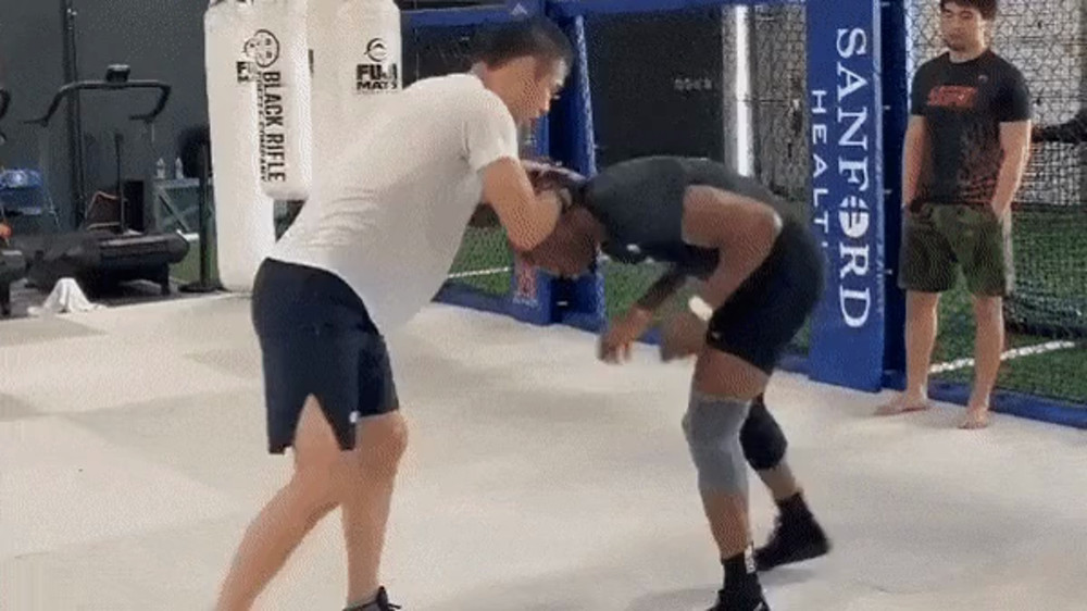 Шавкат Рахмонов UFC чемпионымен спарринг өткізді