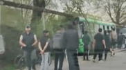 Алматы маңында автобус жол апатына түсіп, әйел мен бала ауыр жарақат алды
