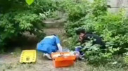 Қарағандыда 25 жастағы қыз төртінші қабаттан құлап кетті