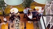 Желіде боксшы Бейбіт Шүменовті бала көтерген ер адамды ұрды деп айыптап жатыр