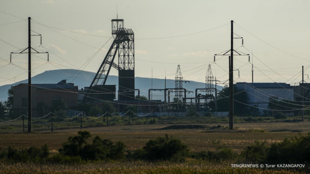 Қарағанды облысының әкімі қаза тапқан кеншілердің отбасына барды