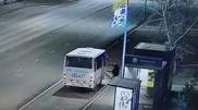 Астана тұрғыны автобустың әйнегін сындырғаны үшін қамауға алынды