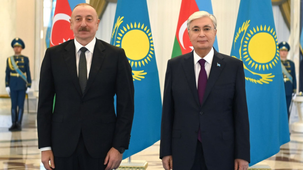 Тоқаев Әзербайжан президентімен кездесті