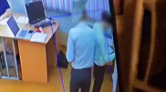 “Оқушының арқасынан шегемен түрткен“: Павлодарда мұғалімнің әрекеті тексерілді
